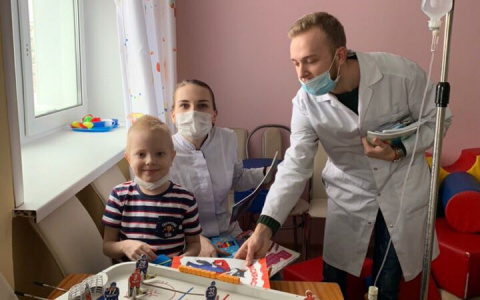 «Новый адрес - новая экипировка»: в Кирове студенты-медики помогают в борьбе с коронавирусом