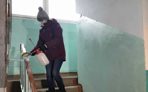 В Кирове начали обработку подъездов домов дезинфицирующими средствами