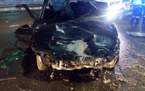 В центре Кирова пьяный подросток на "Ладе" попал в ДТП: пострадали 4 человека