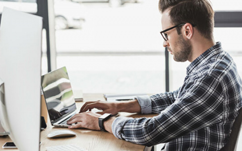 Клиенты Россельхозбанка стали совершать больше безналичных платежей