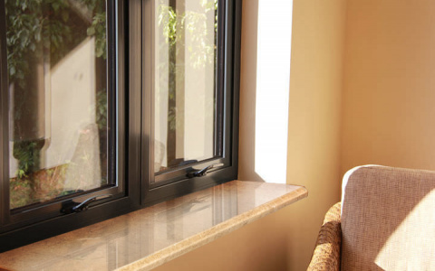 Мода на цветные подоконники: кто так делает в Кирове?