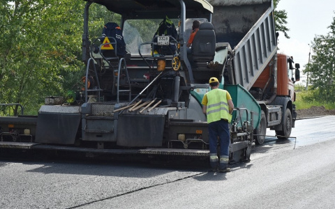 Стало известно, когда начнут ремонтировать дороги в Кирове