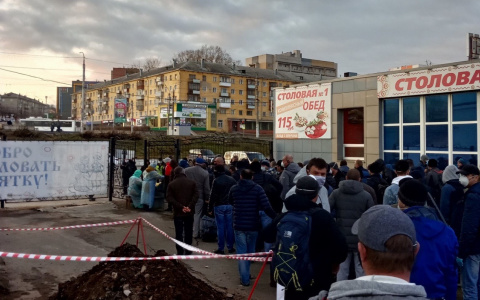 В Кирове всех прибывших на поезде "Москва-Владивосток" проверили из-за анонимного звонка о пассажире с коронавирусом