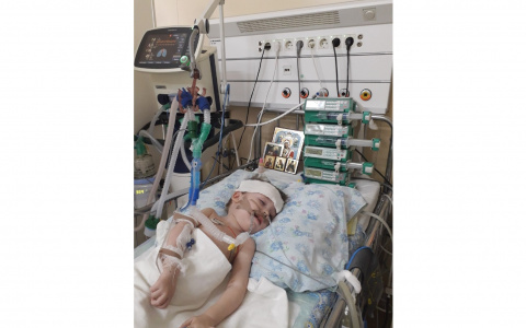 «Врачи не давали гарантий, в палату приходил батюшка»: двухлетнего Степу Заплаткина спасли после месяца в реанимации