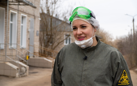«Каждый ведет по 20 пациентов»: врач инфекционки о лечении больных коронавирусом в Кирове
