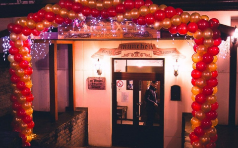 Что обсуждают в Кирове: закрытие "Мюнхена" и одиночный пикет кировского бизнесмена у здания облправительства