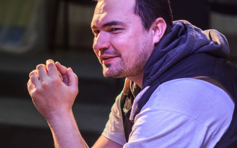 Кировский театр проведет онлайн-спектакль, посвященный Дню Победы