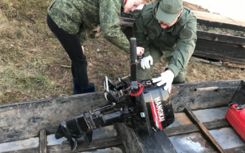 На реке Чепце опрокинулась лодка с 4 людьми: найдены тела женщины и ребенка