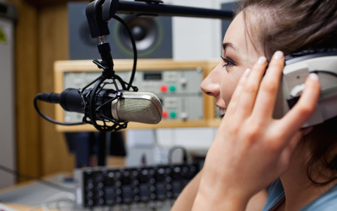 Сотрудники Сбербанка исполнят песни военных лет в эфире радио