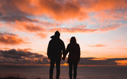 Девам пора успокоиться, а Ракам будет везти: гороскоп для всех знаков на майские праздники