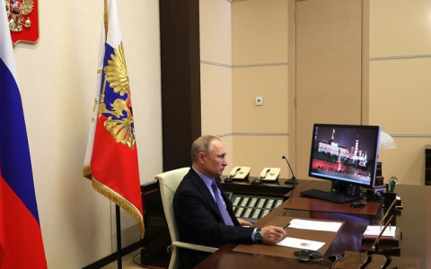 Новые выплаты семьям с детьми, медикам и поддержка бизнеса: главное из выступления Путина