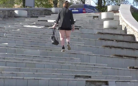 На набережной Грина за два дня отремонтируют ливневку, а после - лестницы