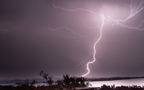 В Кировской области произошел первый пожар из-за грозы