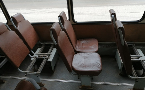 Из-за коронавируса в кировских автобусах начали демонтировать сиденья: проверка слухов