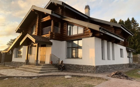 Финские сауны, бассейны и камины: как выглядят 8 дорогих особняков в Кирове