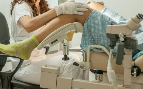 «Я стесняюсь их размера и формы»: какая эстетическая проблема заставляет кировчанок краснеть