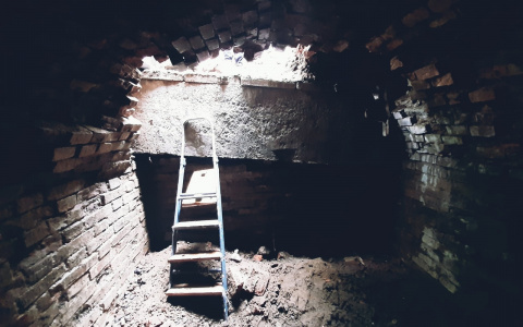 В Кирове при ремонте теплосети коммунальщики нашли два старинных подземелья