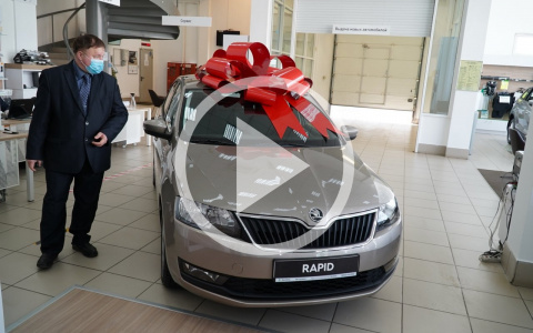 В Кирове подарили машину врачу, работающему с больными коронавирусом