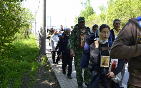 "Пытались остановить, но она пошла назад": подробности пропажи паломницы в Кировской области