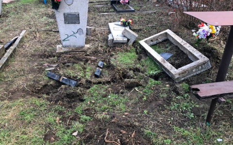 "Если не заплатить, захоронение уничтожат": похоронные традиции, которые шокируют кировчан