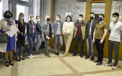 «Было тяжело, но справился»: студенты-медики о работе с больными COVID-19