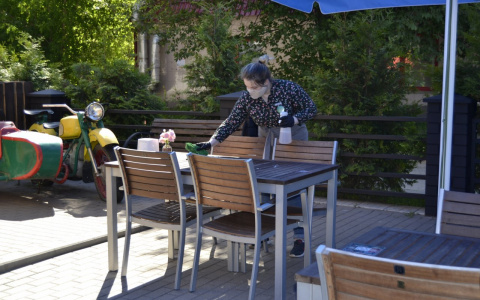 Из требований к кафе в Кирове убрали пункт об обязательных тестах на COVID