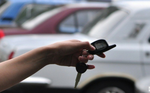 Что обсуждают в Кирове: продажа автомобилей должников и смертельная авария на Советском тракте