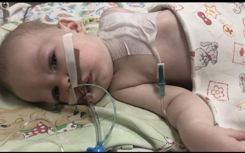 6-месячному ребенку поставили страшный диагноз: спасти от смерти Сашу может только операция в США