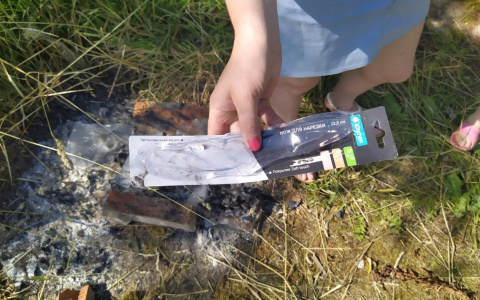 Пинали по лицу и таскали за волосы: у КВАТУ семейная пара напала на девушку