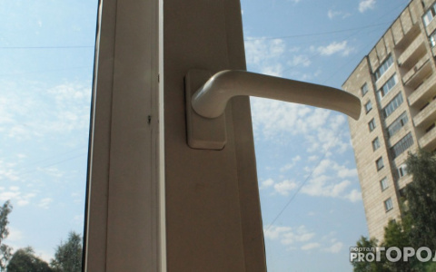 5 случаев за неделю: в Кировской области из окна выпал еще один ребенок