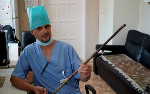 В Кирово-Чепецке врачи извлекли из ноги мужчины 80-сантиметровую арматуру