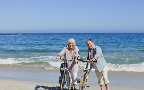 На пляже Карибского моря или в пансионате престарелых: где встречают старость обеспеченные кировские пенсионеры
