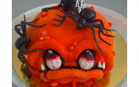 Головной мозг, кастрюля с пельменями и белье: подборка фото странных тортов из Кирова