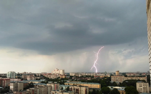 В Кировской области объявлено очередное метеопредупреждение из-за гроз