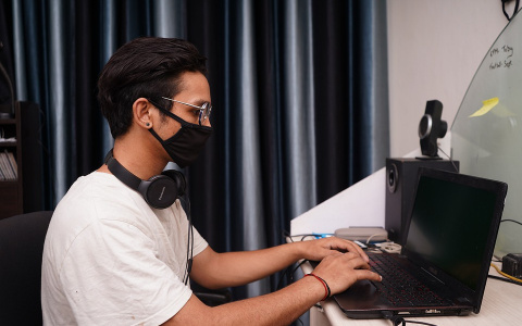 В российских вузах станет обязательным ношение медицинских масок