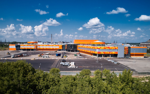 Открытие ТРЦ "Макси" на Луганской перенесли на 2021 год