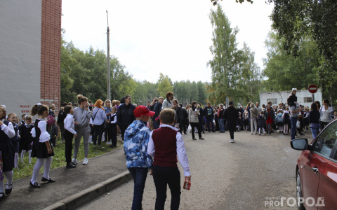 В Кирове из-за сообщения о бомбе эвакуировали учеников и преподавателей 54-й школы