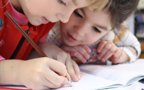 Сбербанк поздравит детей и их родителей с новым учебным годом специальными предложениями