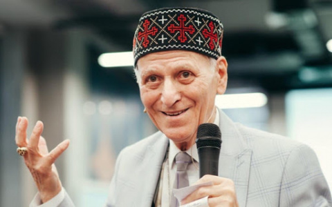 Волго-Вятский банк Сбербанка организовал встречу для учителей и родителей с выдающимся педагогом Шалвой Амонашвили