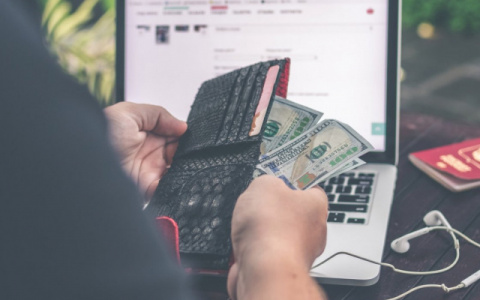 Опубликован топ-4 сфер с самыми высокими зарплатами в регионах России