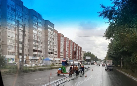 «Тогда уже вообще движение запретите»: мнения кировчан по поводу новых отбойников на Производственной разошлись