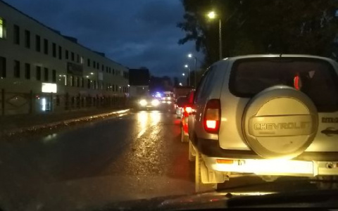 "Лежит человек в луже крови": на Северном Кольце произошло смертельное ДТП