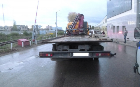 "Мы ищем свидетелей": друзья погибшего под колесами КамАЗа кировчанина о подробностях ДТП