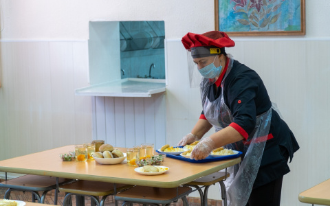 Все ученики 1-4 классов в Кировской области обеспечены бесплатным горячим питанием