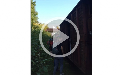 В выходные в Кирово-Чепецке сошел с рельсов вагон поезда с туристами