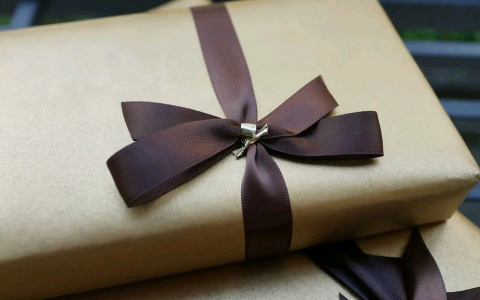 Выбираем подарки на День учителя: 5 вариантов от 200 рублей