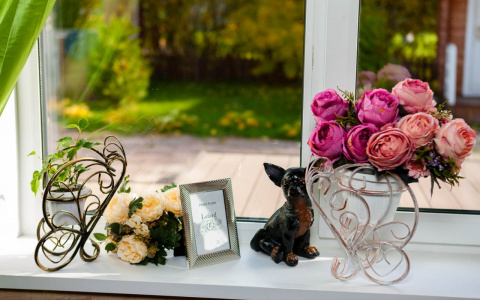 Кованые подставки для цветов: виды, дизайн и советы по выбору