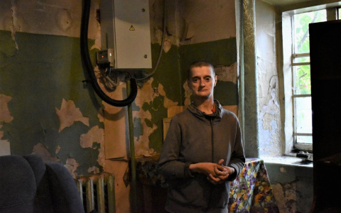 «Я до расселения не доживу»: инвалид Анна Петрова рассказала о невыносимых условиях в доме на Герцена, 44а