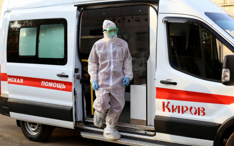 «В сутки у нас 2 перерыва по 30 минут»: медбрат скорой помощи о работе во время пандемии