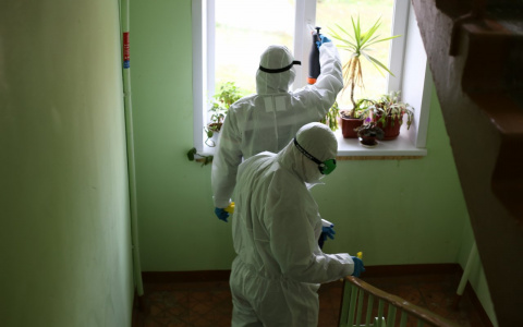 Как обрабатывают подъезды во время пандемии COVID-19: в Кирове прошел рейд